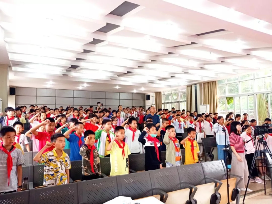 悦纳自我 敬畏生命 ——蚬涌俊贤小学心理健康教育活动