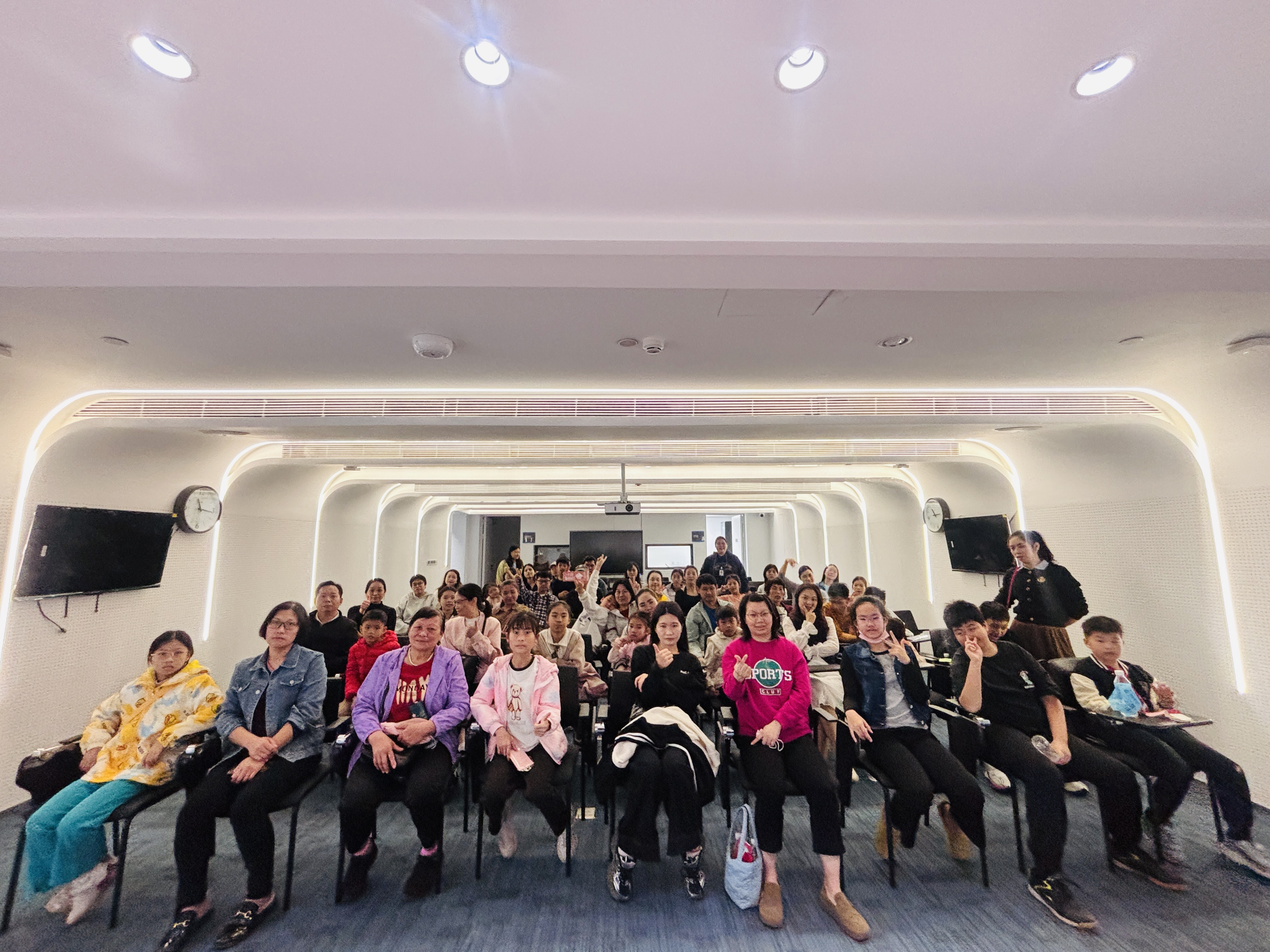 辞旧迎新，温情相聚——职工家庭探秘顺德“鸟巢”共迎新春