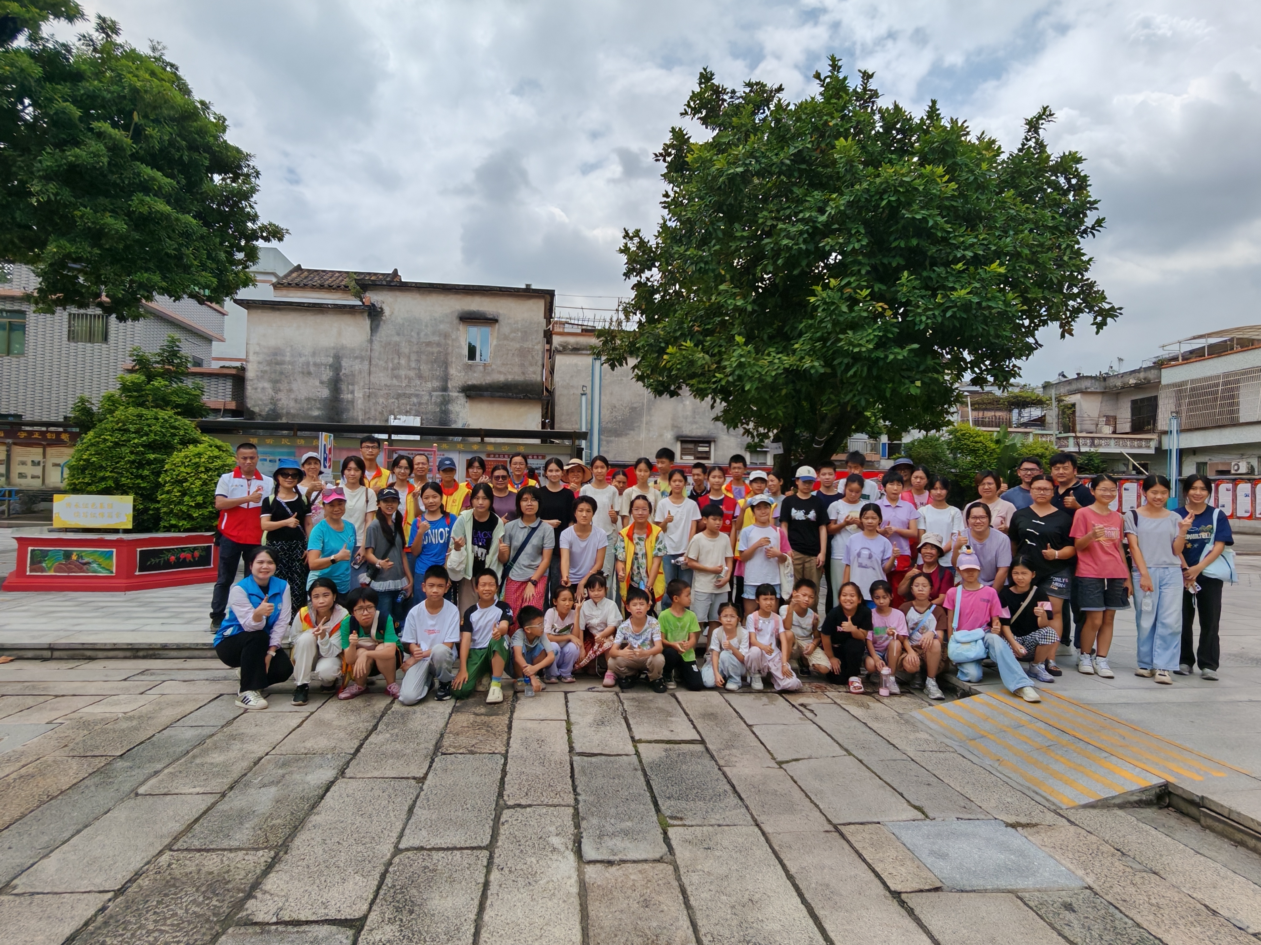 “花映健身路，睦邻幸福园”——仁宝花基美化行动暨非遗美育·普特融合体验