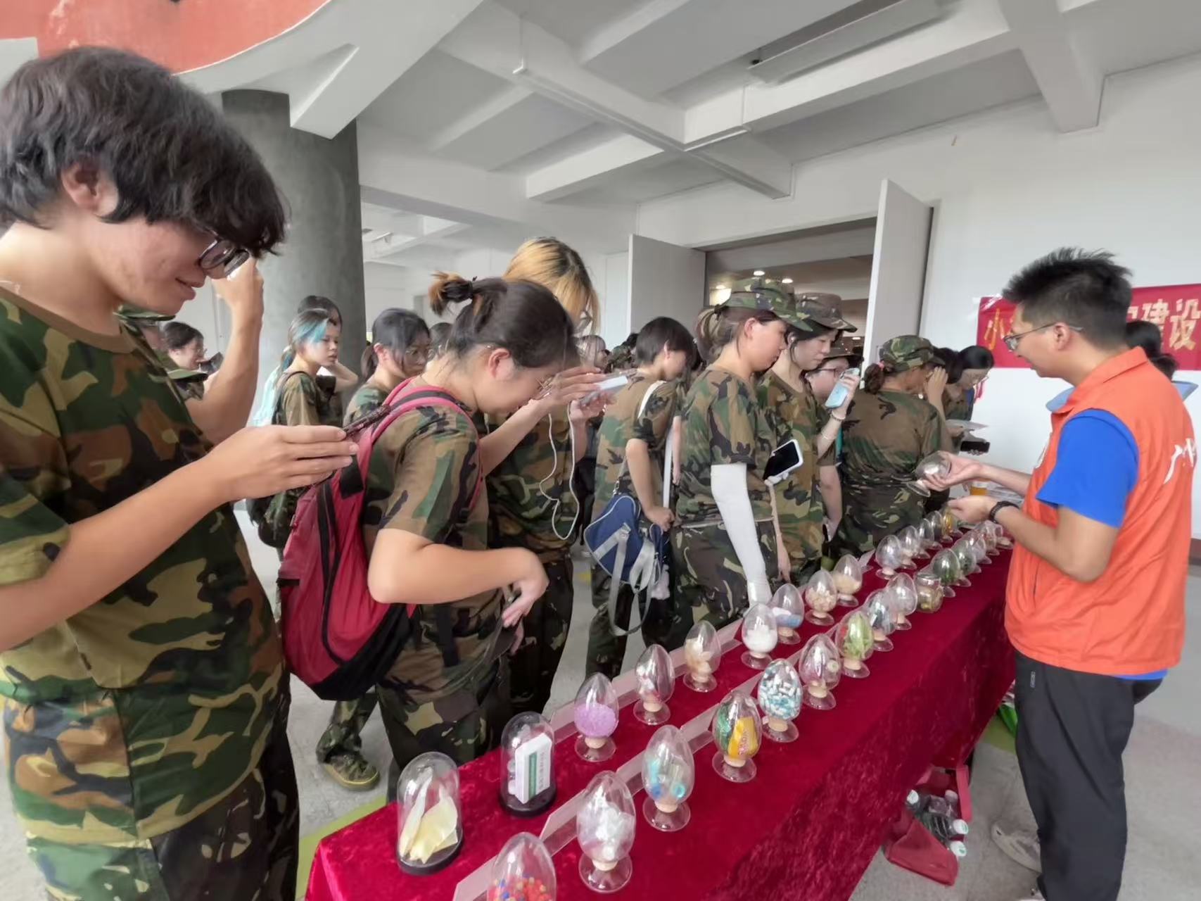 认清毒品真面目 走好人生每一步——小谷围街走进广州美术学院开展新生“开